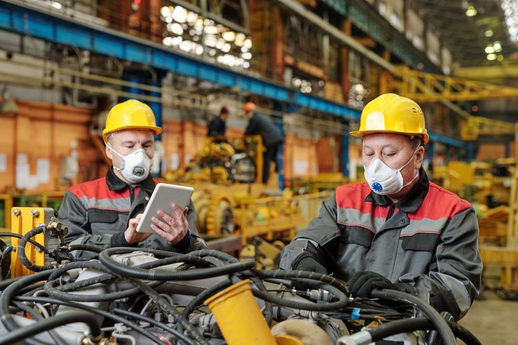 Lot Tracking in Manufacturing for Audit-Ready Traceability